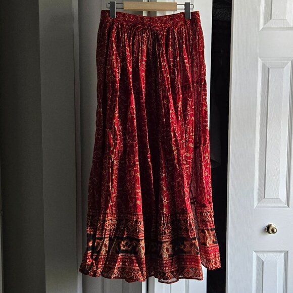 Elegant tiered light fairy maxi skirt size women’s medium (8/10) - Picture 2 of 5